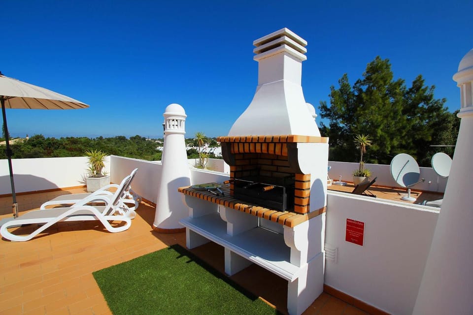 Townhouse Mia Panoramic views Communal Pool House in Carvoeiro