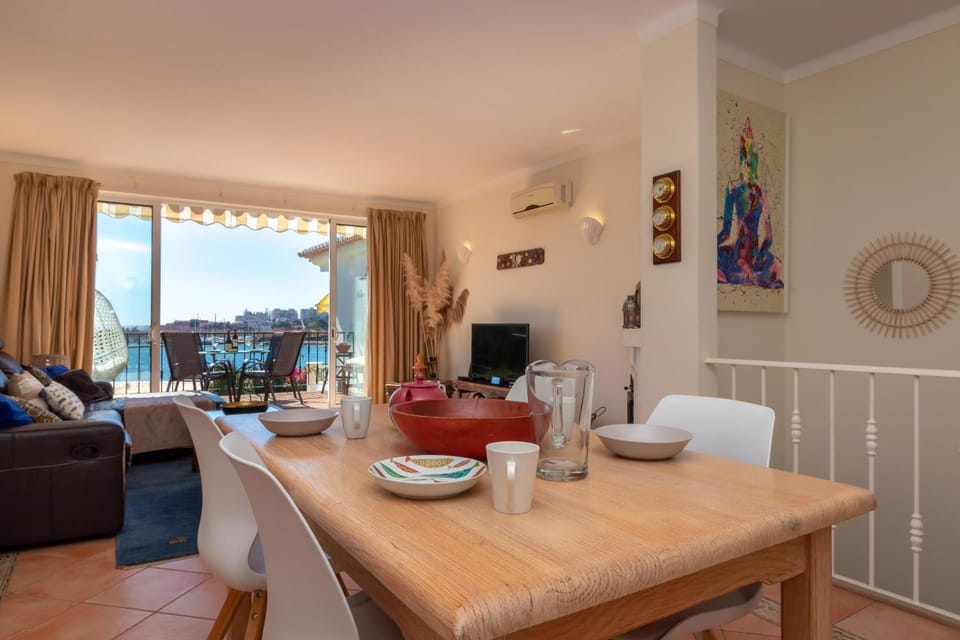 Front line townhouse Face la mer in Ferragudo luxury sea views House in Ferragudo