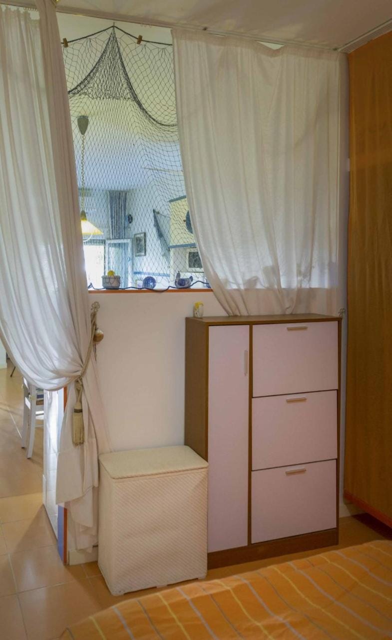 Bedroom, wardrobe