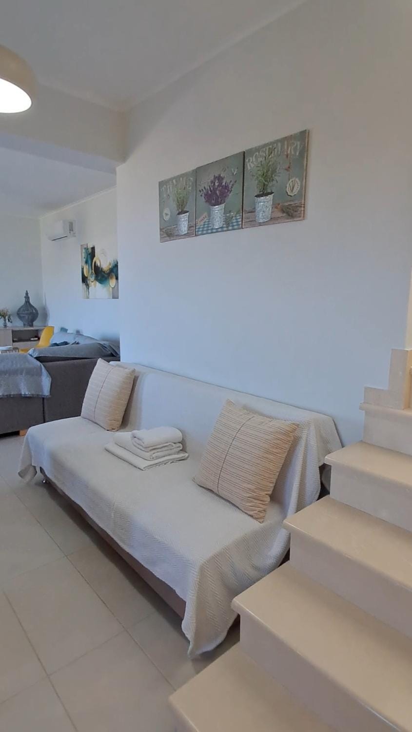 Elina's Maisonette Villa in Peloponnese, Western Greece and the Ionian
