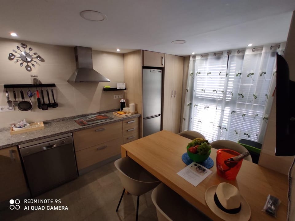 Kitchen or kitchenette, dishwasher, stove