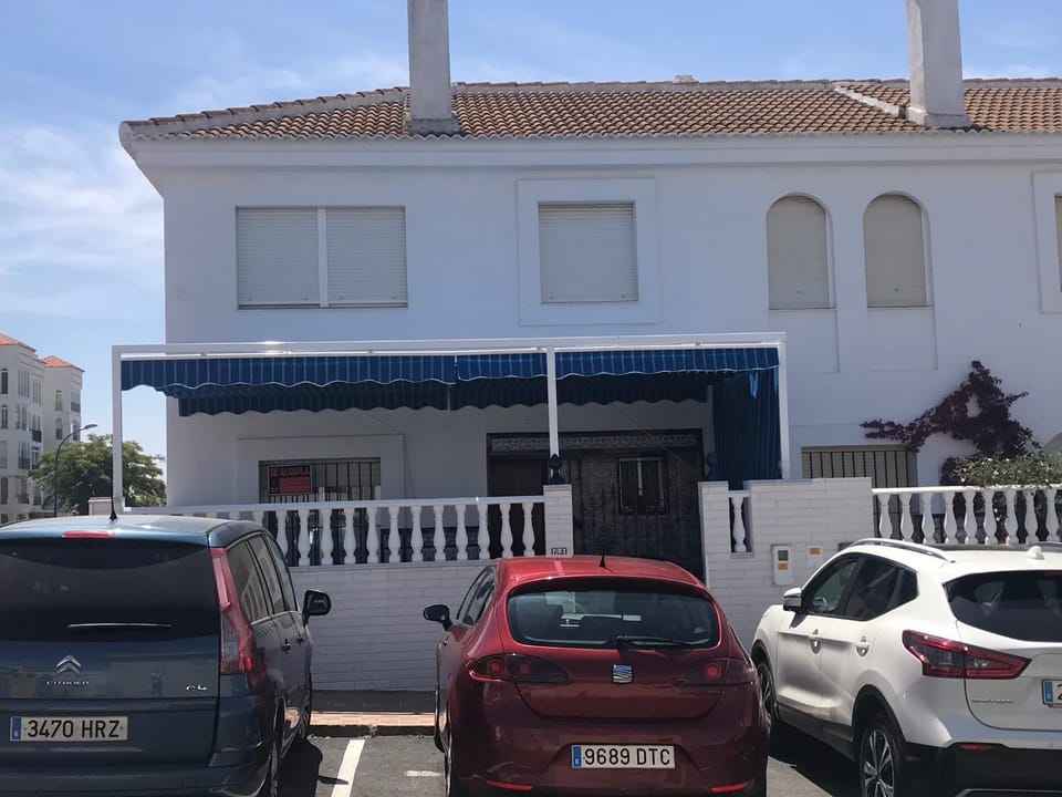 Property building, Facade/entrance, Parking