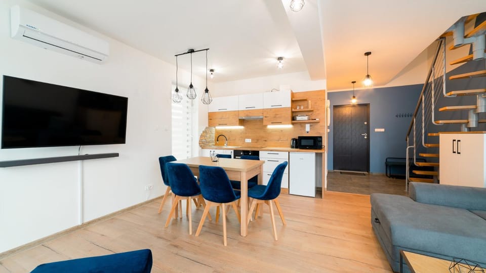 Apartamenty EverySky - Dom Reymonta 9 Apartment in Lower Silesian Voivodeship