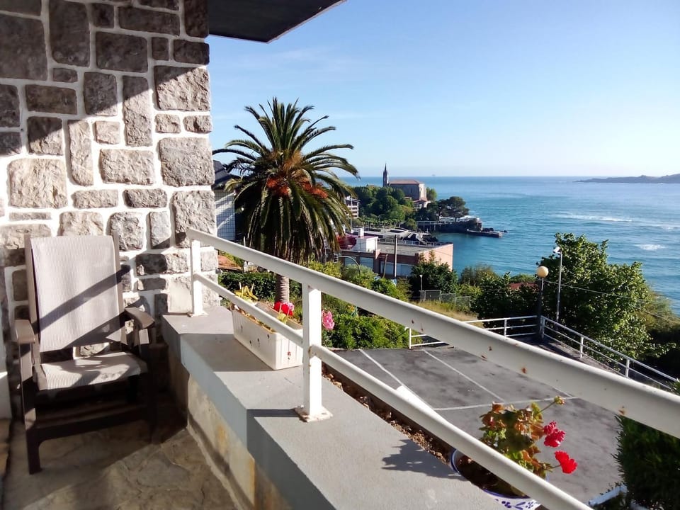 APARTAMENTO UXUE. Apartment in Basque Country