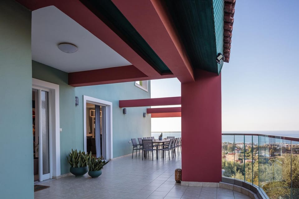 Property building, Patio, Facade/entrance, Spring, Day, Night, Natural landscape, Summer, Garden, View (from property/room), Balcony/Terrace, Other, Dining area, Beach, Autumn, City view, Garden view, Landmark view, Mountain view, Sea view, Area and facilities, Breakfast, Time of day, Location, Sunrise, Sunset, Family, Family, Inner courtyard view, hair dresser, locker, locker