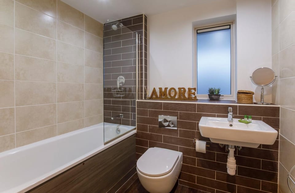 Shower, Toilet, Bathroom, Bath