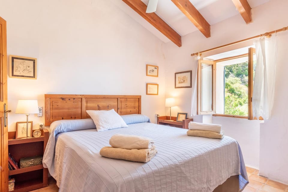 Property building, Living room, Bedroom