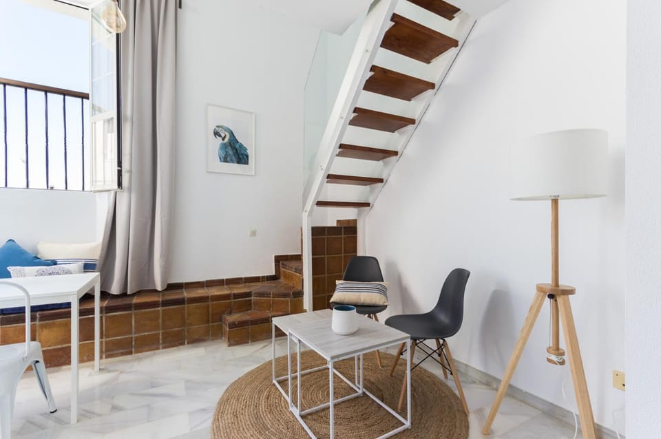TV and multimedia, Kitchen or kitchenette, Living room, Dining area, Landmark view