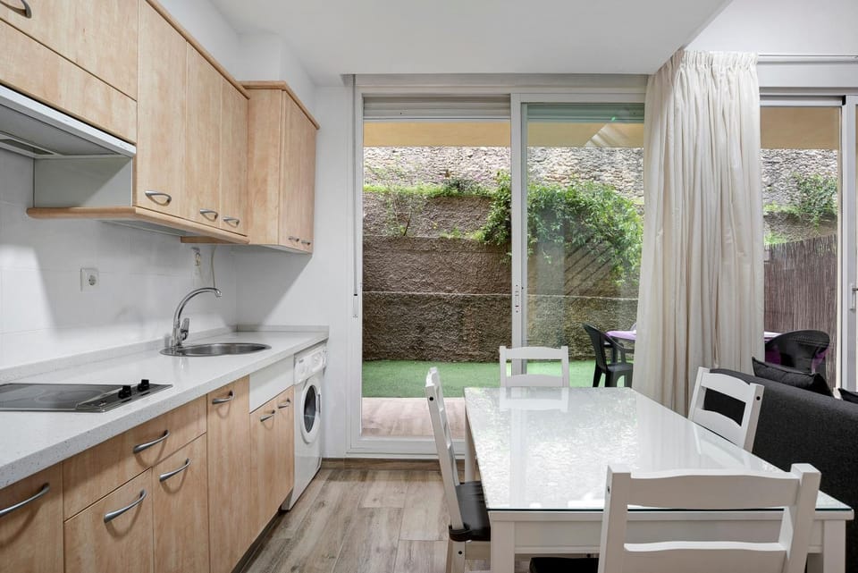 Kitchen or kitchenette, Living room