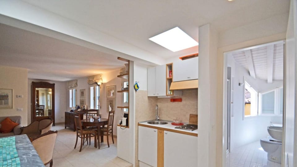 Bathroom, Kitchen or kitchenette, Living room