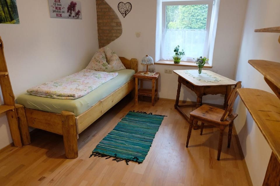 Bed, Photo of the whole room