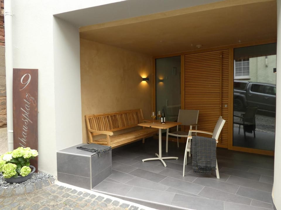 Property building, Seating area