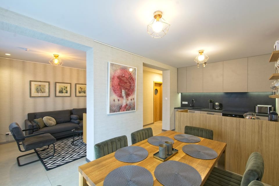 TV and multimedia, Kitchen or kitchenette, Living room, Seating area, Dining area, Garden view