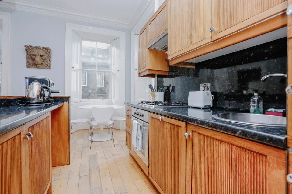 Kitchen or kitchenette, Communal kitchen