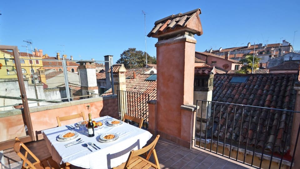 Property building, Balcony/Terrace