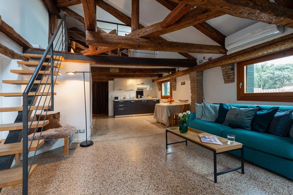 Kitchen or kitchenette, Living room, Seating area