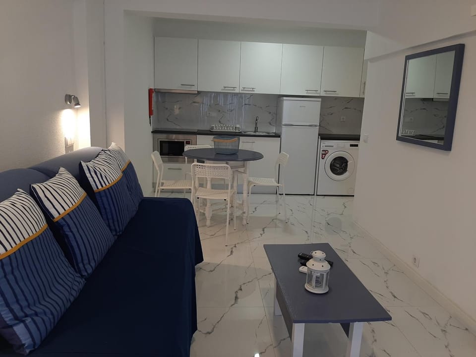 Kitchen or kitchenette, Living room
