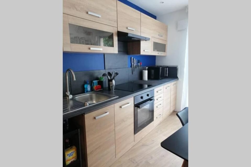 CHARMANT APPARTEMENT AVEC TERRASSE Apartment in Provence