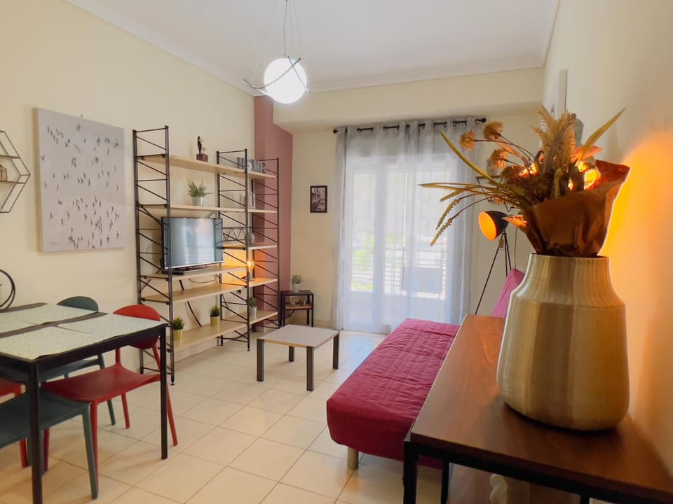 TV and multimedia, Seating area, Dining area