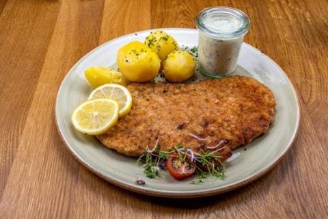 Restaurant/places to eat, Food