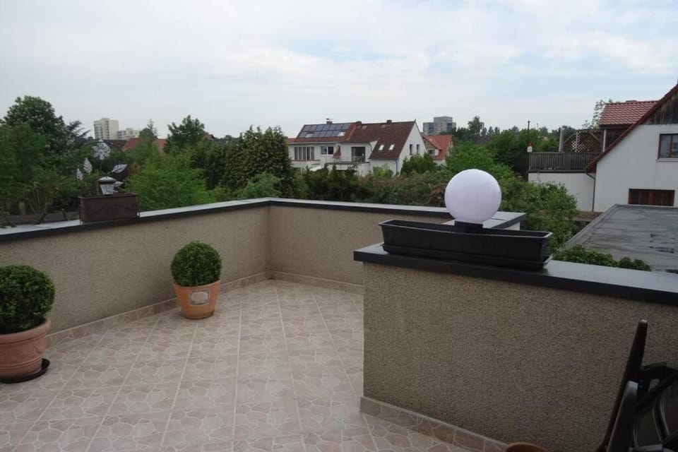 Ferienwohnung ca 110 qm zzgl 17 qm Terrasse Apartment in Hanover