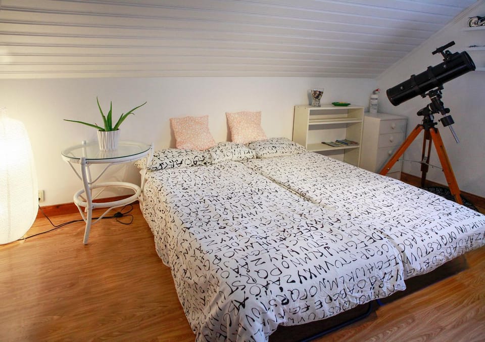 Bed, Bedroom, Family
