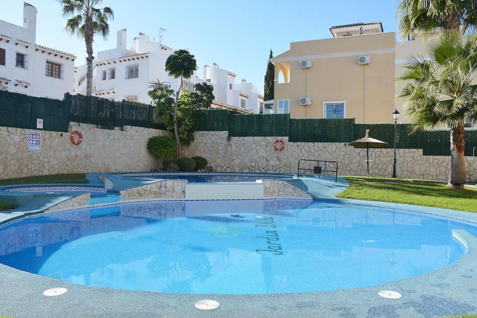 Swimming pool, Swimming pool