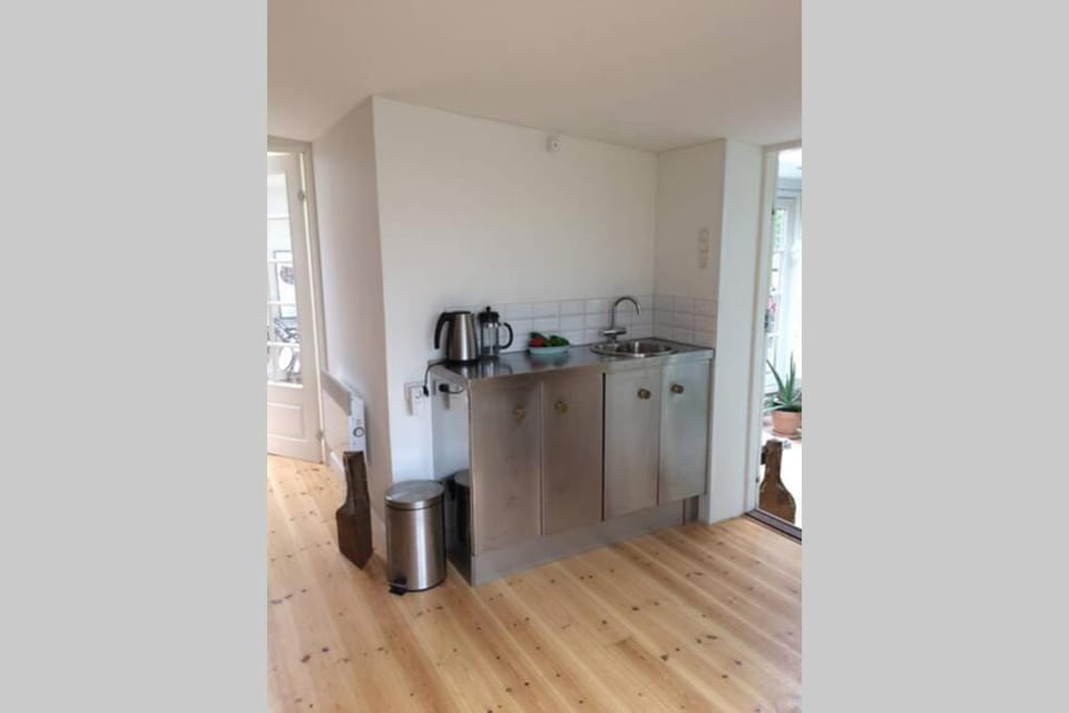 Coffee/tea facilities, Kitchen or kitchenette