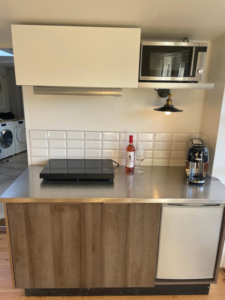 Property building, Coffee/tea facilities, Kitchen or kitchenette, stove