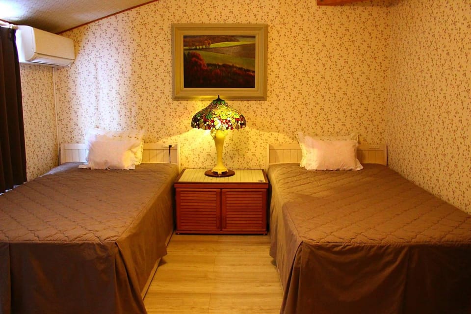 カフェロッジ Touch Wood Bed and Breakfast in Hokkaido Prefecture
