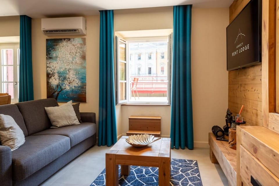 OURAL Annecy Rent Lodge Apartment in Annecy