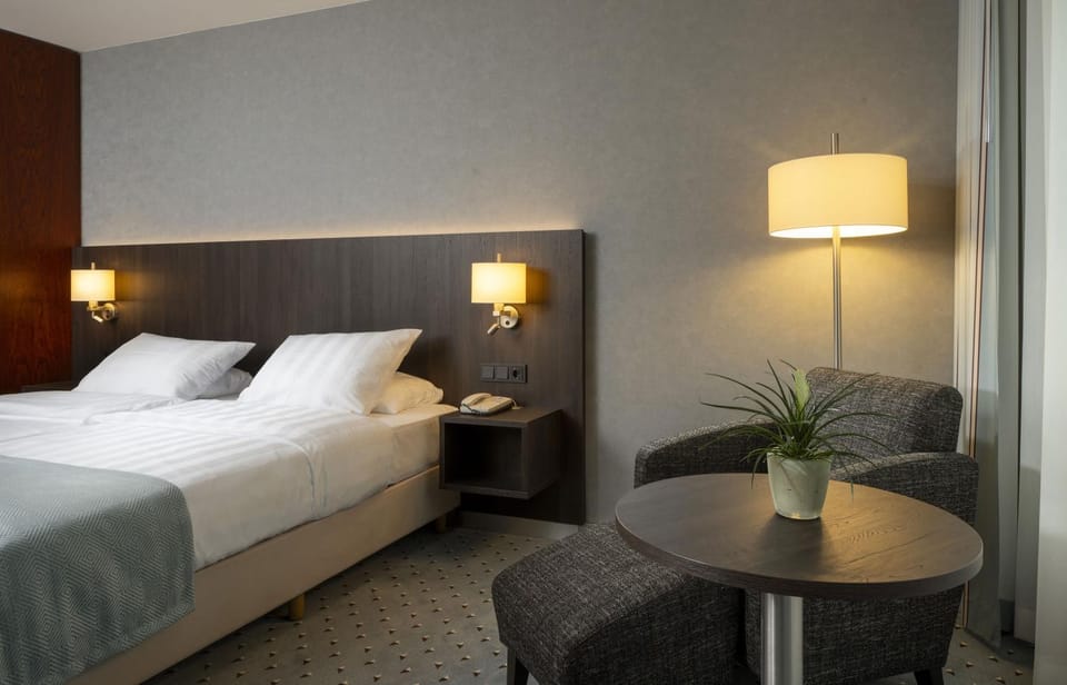 Bed, Photo of the whole room, Bedroom, hair dresser
