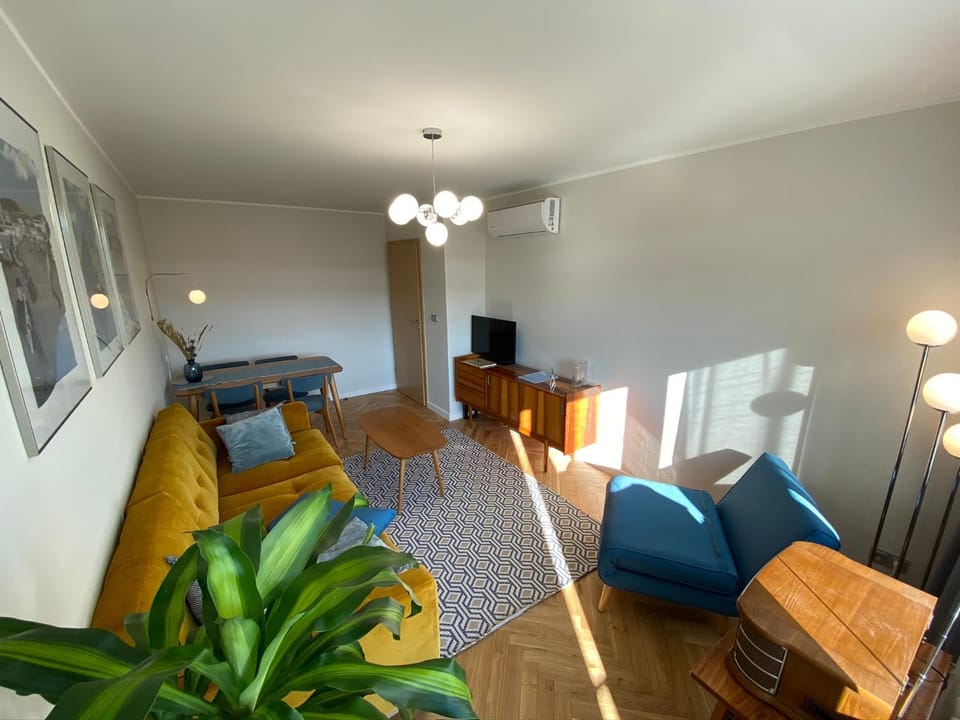 TV and multimedia, Living room, Photo of the whole room, Seating area