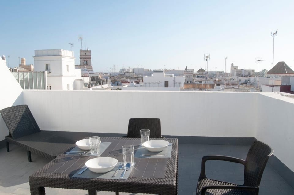 Balcony/Terrace, City view, Street view