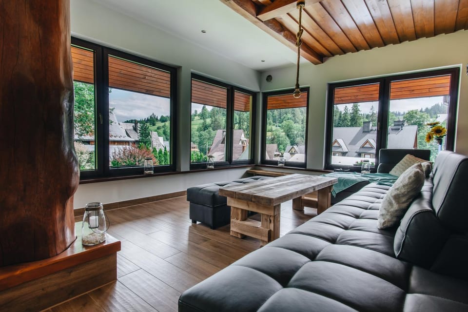 Nightclub / DJ, Living room, Lounge or bar, Seating area