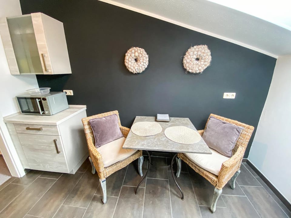 Restaurant/places to eat, Dining area