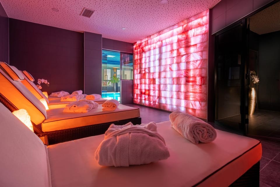Spa and wellness centre/facilities, Swimming pool