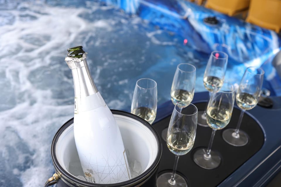 Hot Tub, Drinks