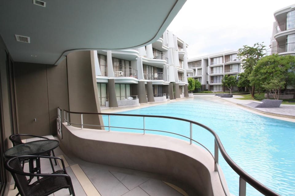 Pool view, Swimming pool