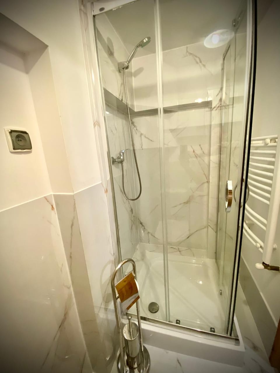Jodła i Modrzew Apartament przy Parku i Termach w centrum Uzdrowiska Apartment in Lower Silesian Voivodeship