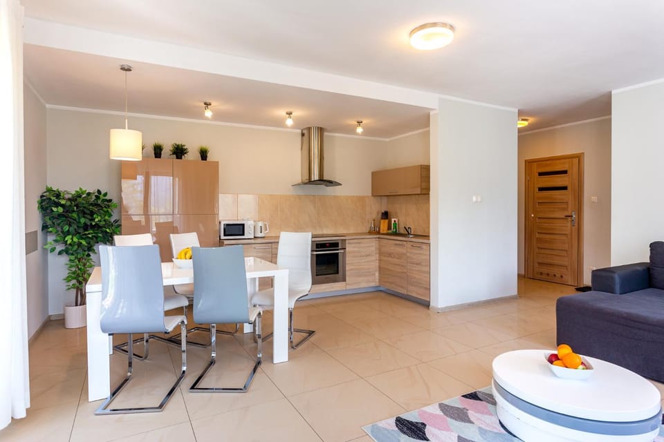 Kitchen or kitchenette, Living room, Dining area, dishwasher, oven, pet friendly, stove, toaster