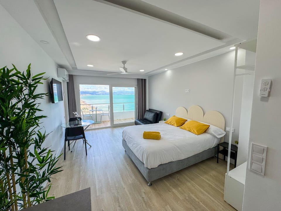 Spectacular Sea Views Torremolinos Apartment in Torremolinos