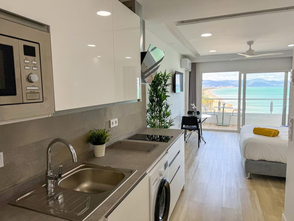 Spectacular Sea Views Torremolinos Apartment in Torremolinos