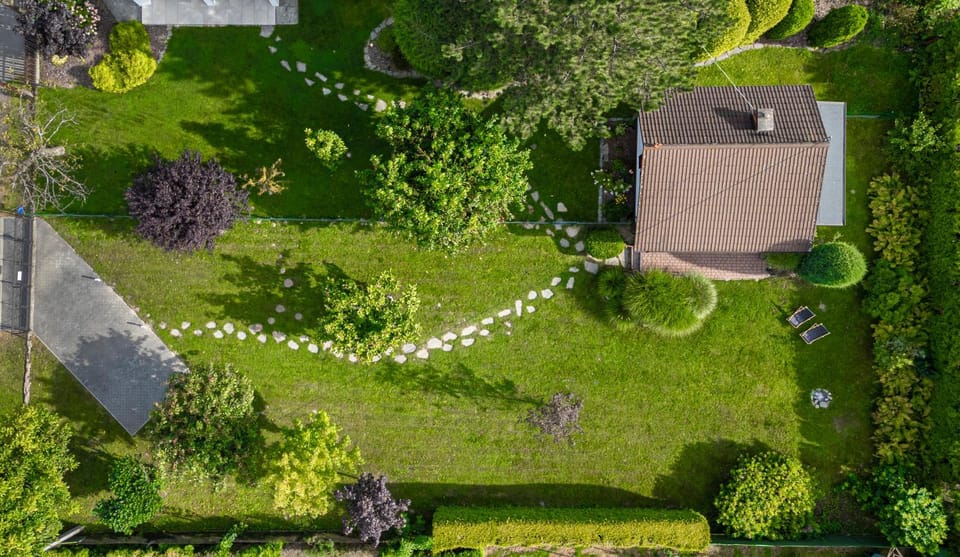 Property building, Day, Bird's eye view, Garden, Garden view