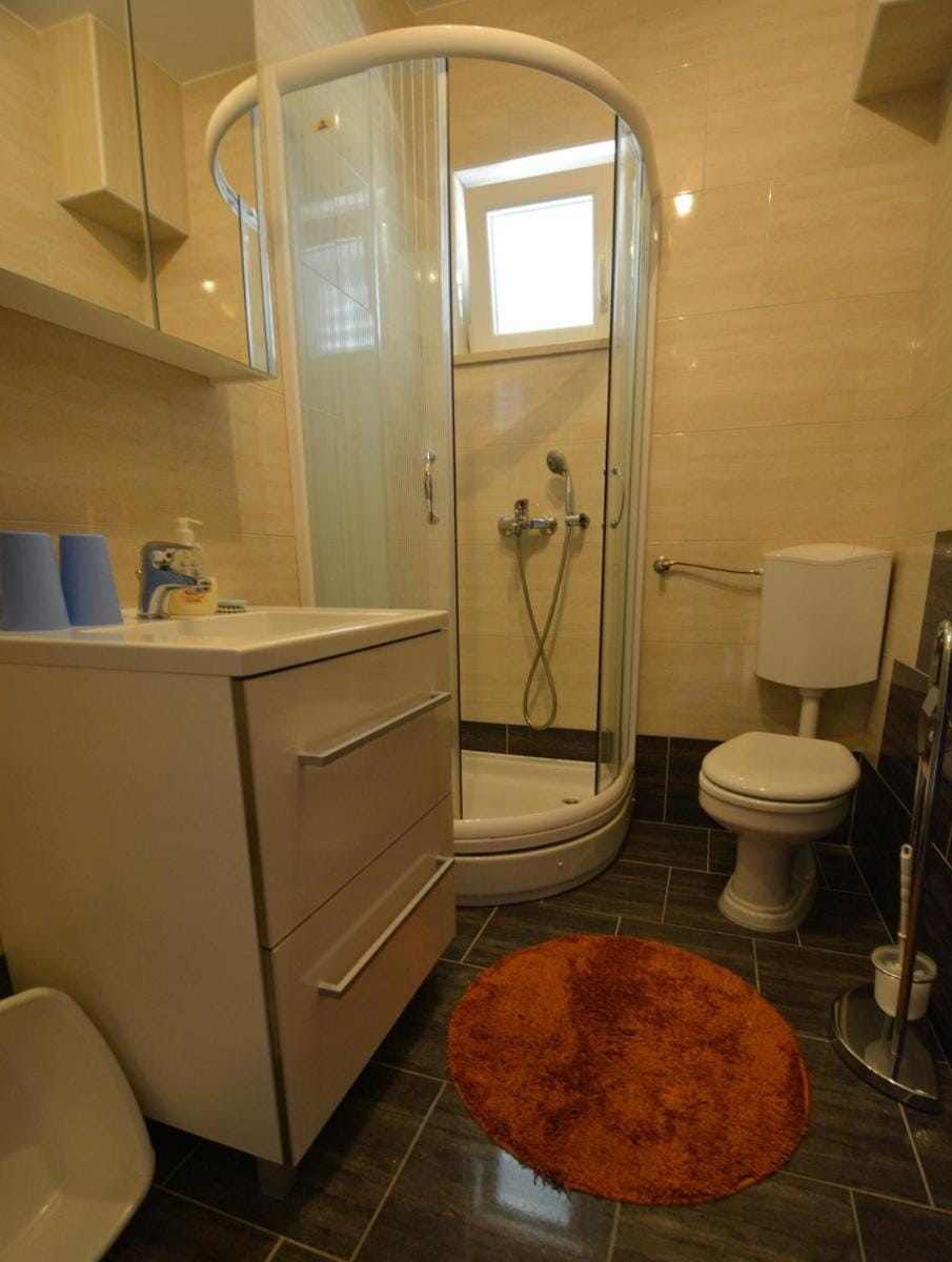 Shower, Toilet, Bathroom