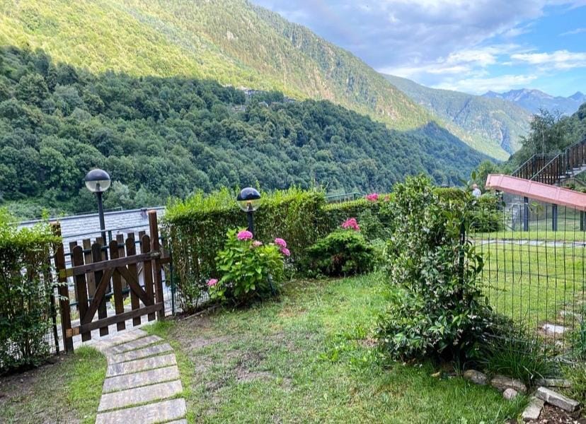 Appartamento con Giardino e Vista sulla Valmalenco Apartment in Province of Brescia