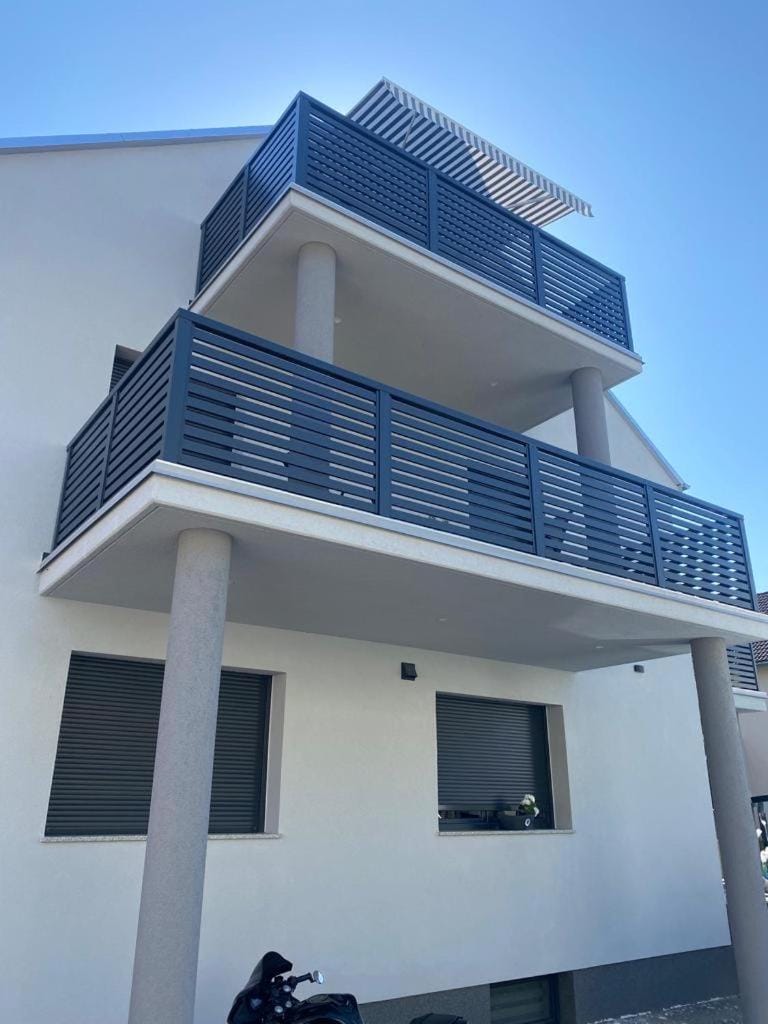 Property building, Day, View (from property/room), Balcony/Terrace