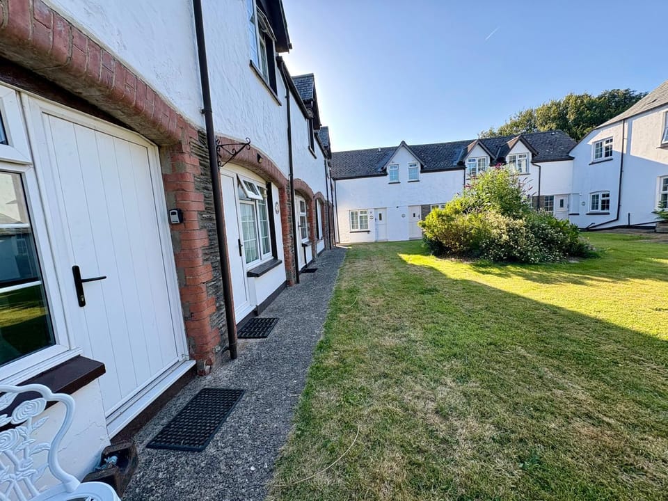 Honeysuckle Cottage House in North Devon District