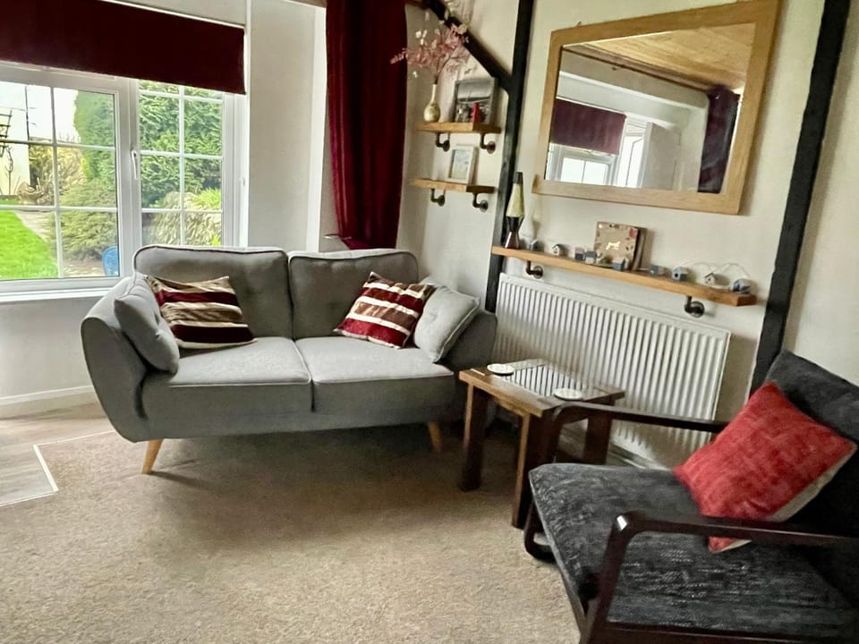 Honeysuckle Cottage House in North Devon District