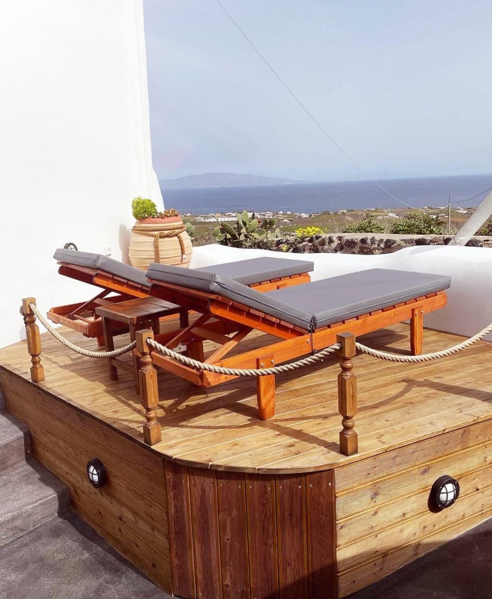Balcony/Terrace, sunbed
